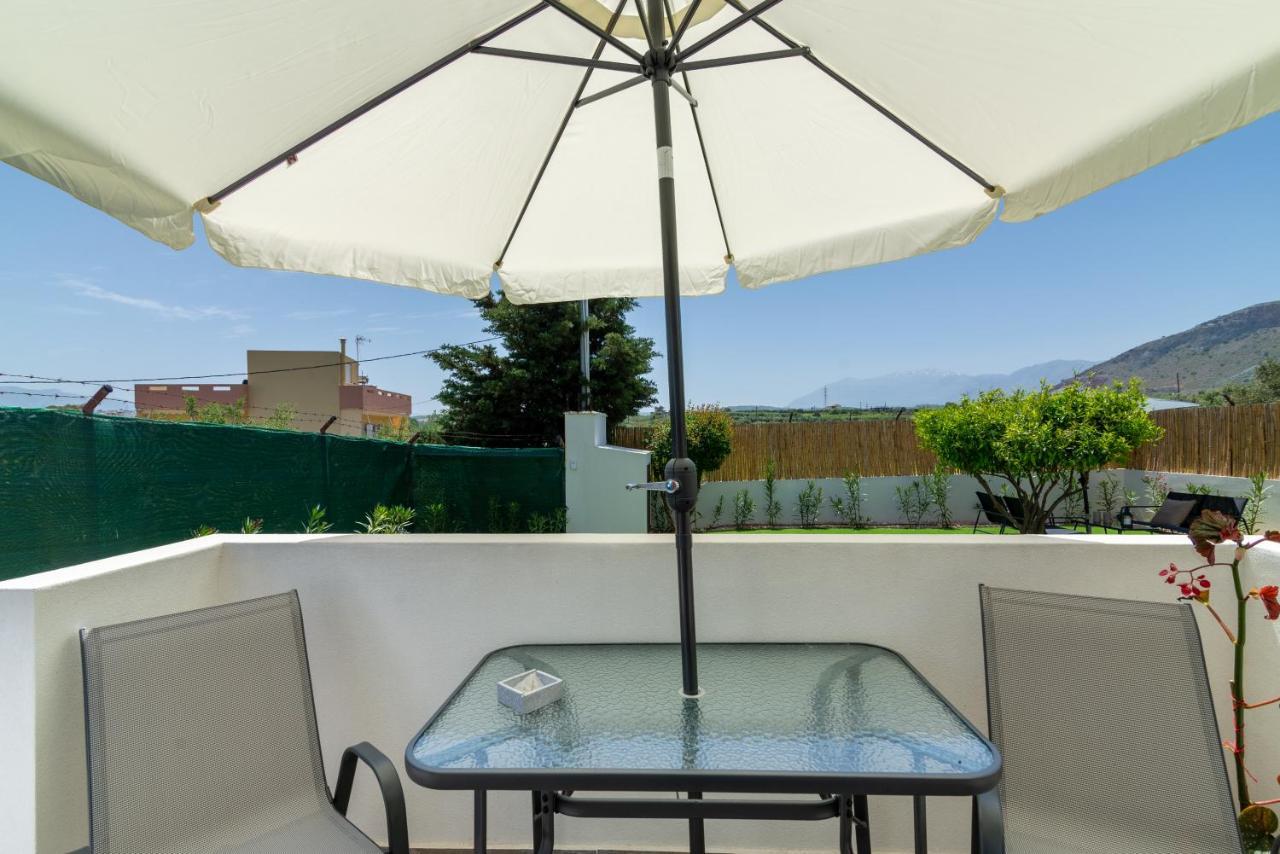 Modern House With Pool Near Beach Gazi Exteriör bild