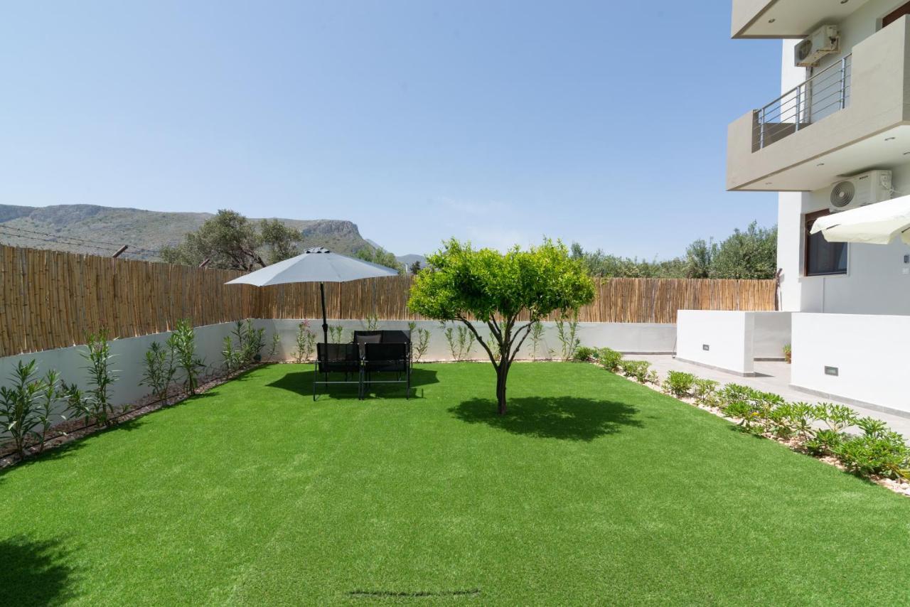 Modern House With Pool Near Beach Gazi Exteriör bild