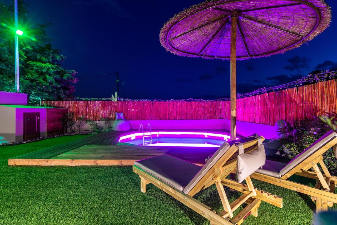 Modern House With Pool Near Beach Gazi Exteriör bild
