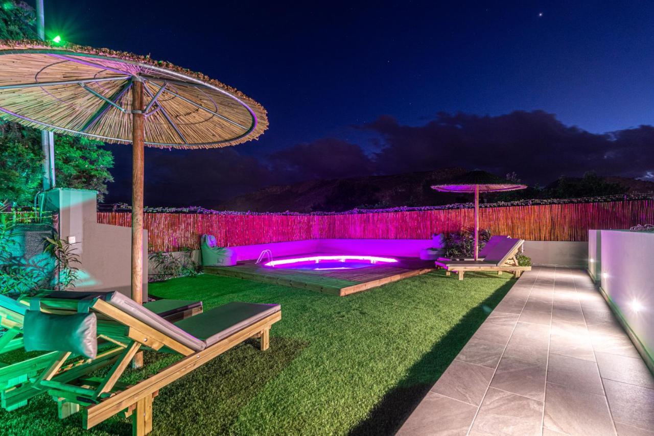 Modern House With Pool Near Beach Gazi Exteriör bild