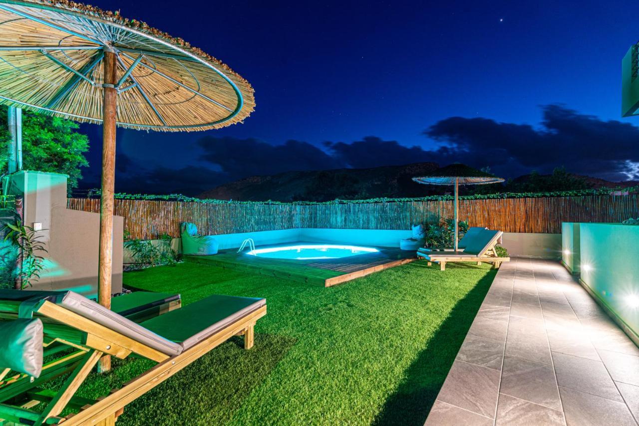Modern House With Pool Near Beach Gazi Exteriör bild